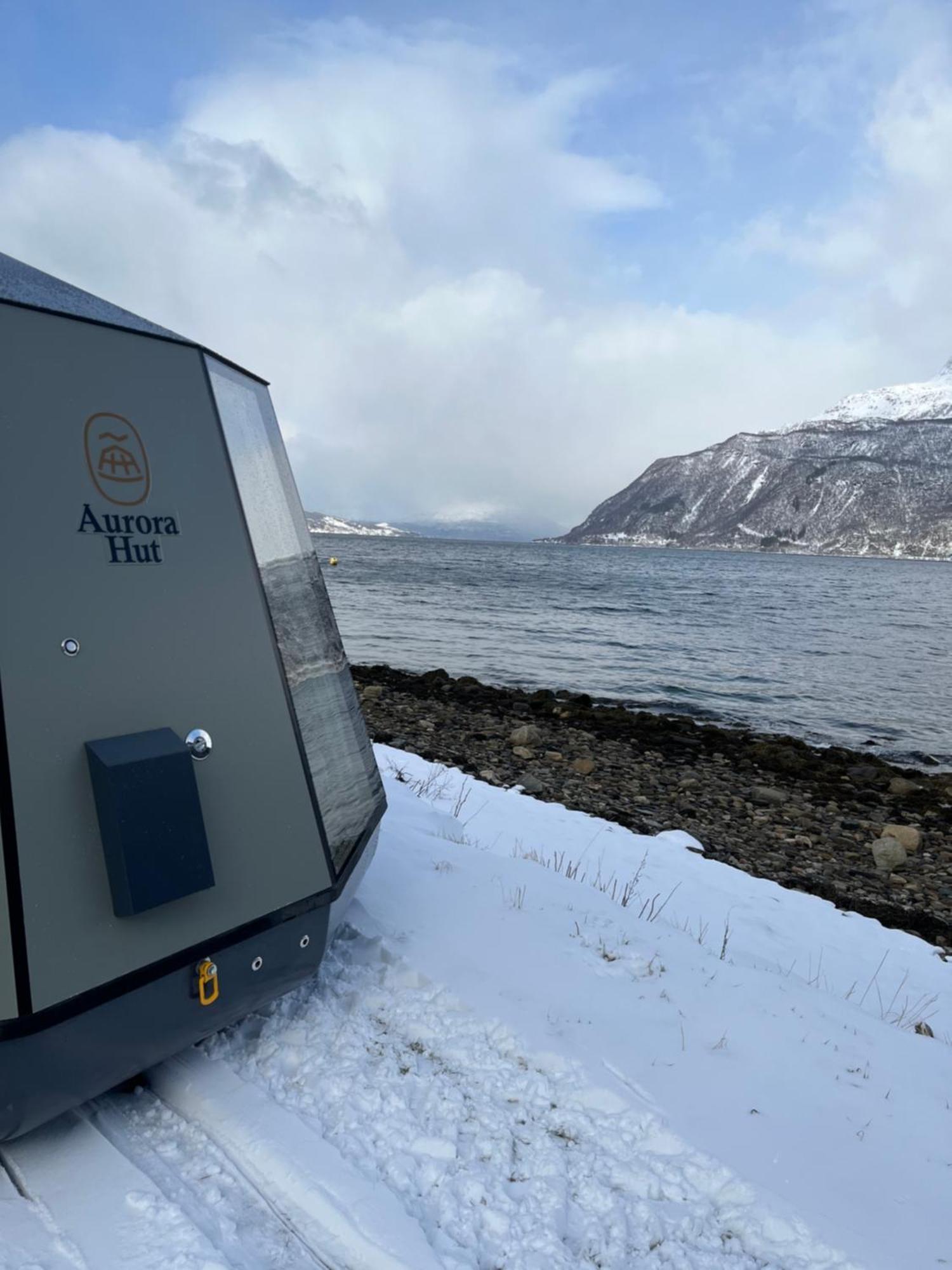 ホテル Elvegard Fjordcamp Grov エクステリア 写真