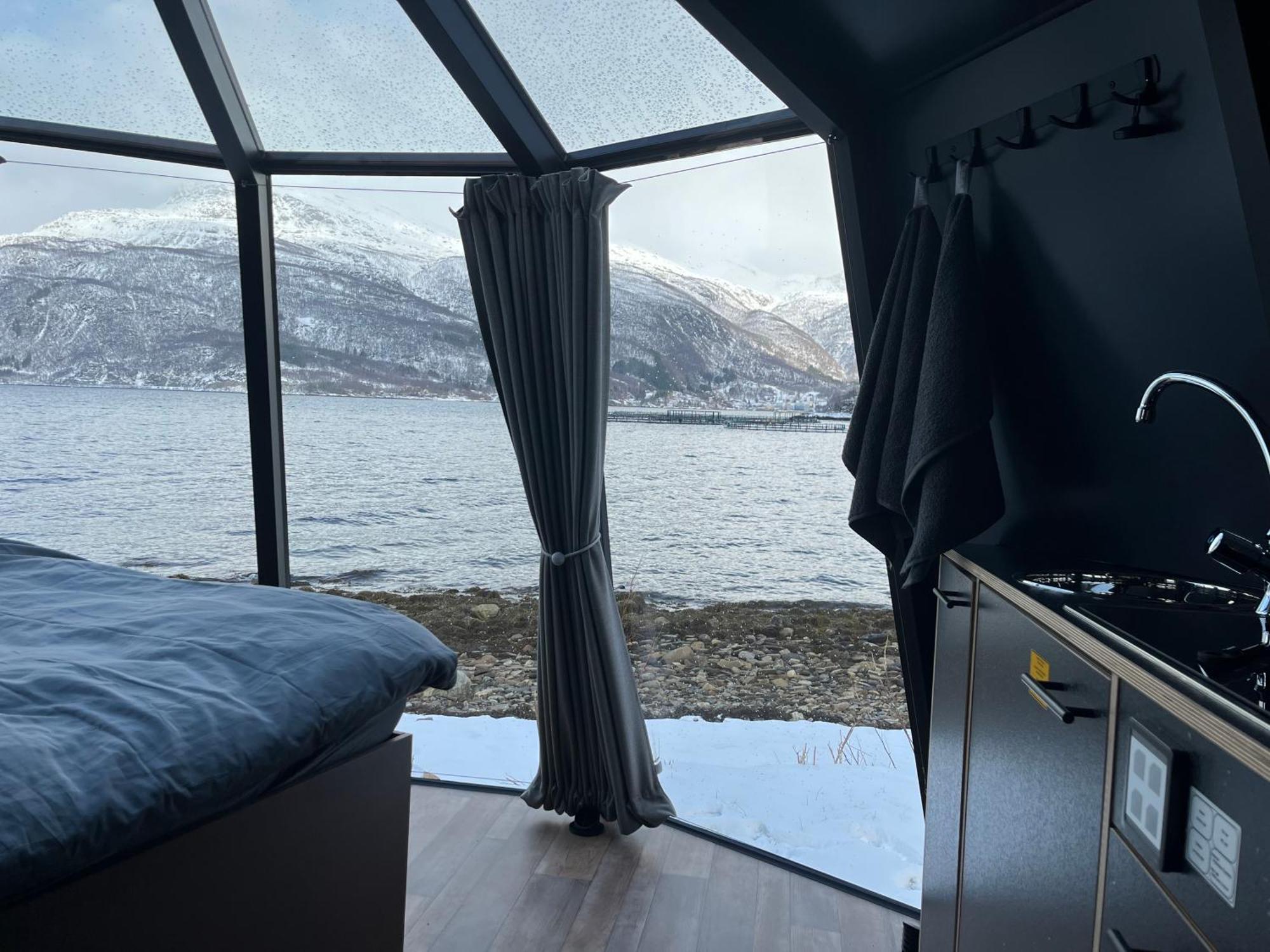 ホテル Elvegard Fjordcamp Grov エクステリア 写真